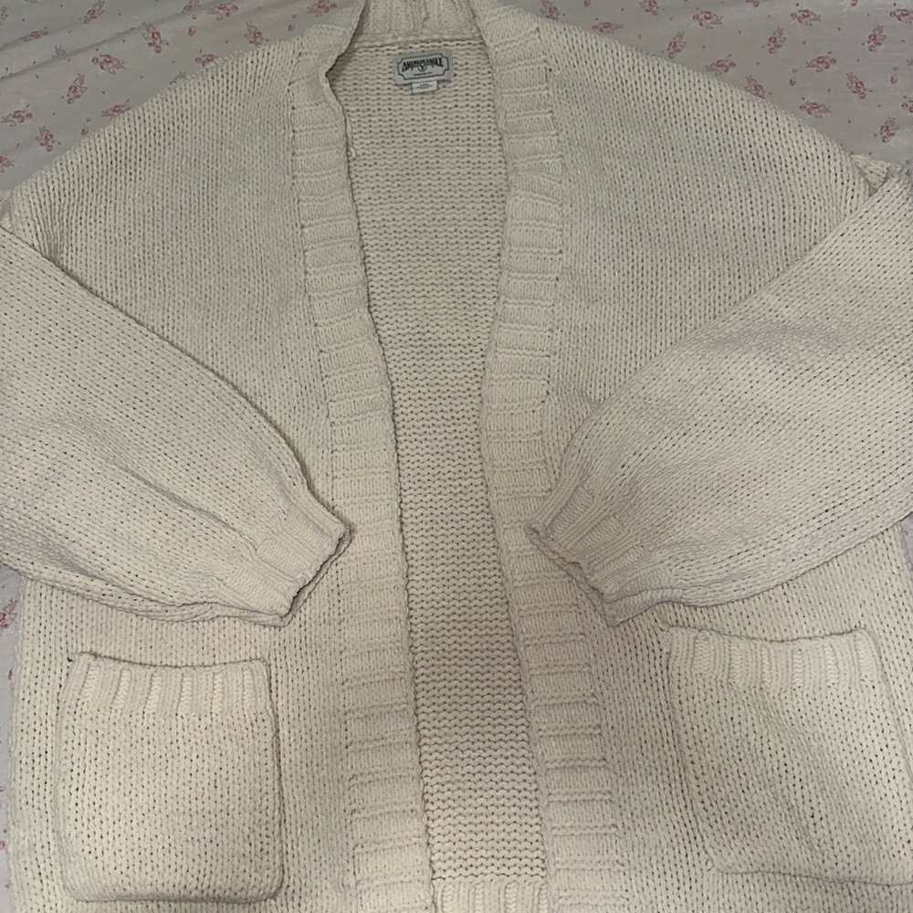 AMERICAN EAGLE CARDIGAN